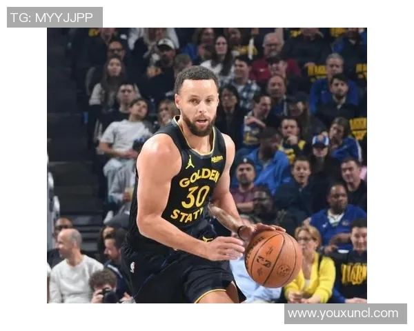 库里全场惊艳表现集锦：三分狂轰+关键时刻绝杀，带领勇士逆袭胜利